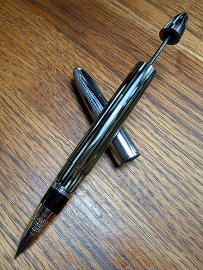 1942 Gray Sheaffer Triumph - Vacuum-Fil - medium-broad