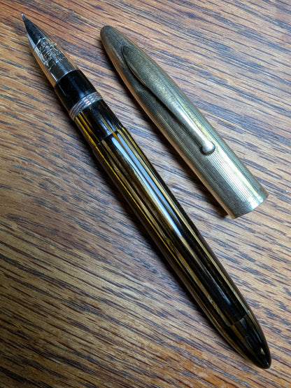 1942 Golden Brown Sheaffer Triumph Crest - fine point