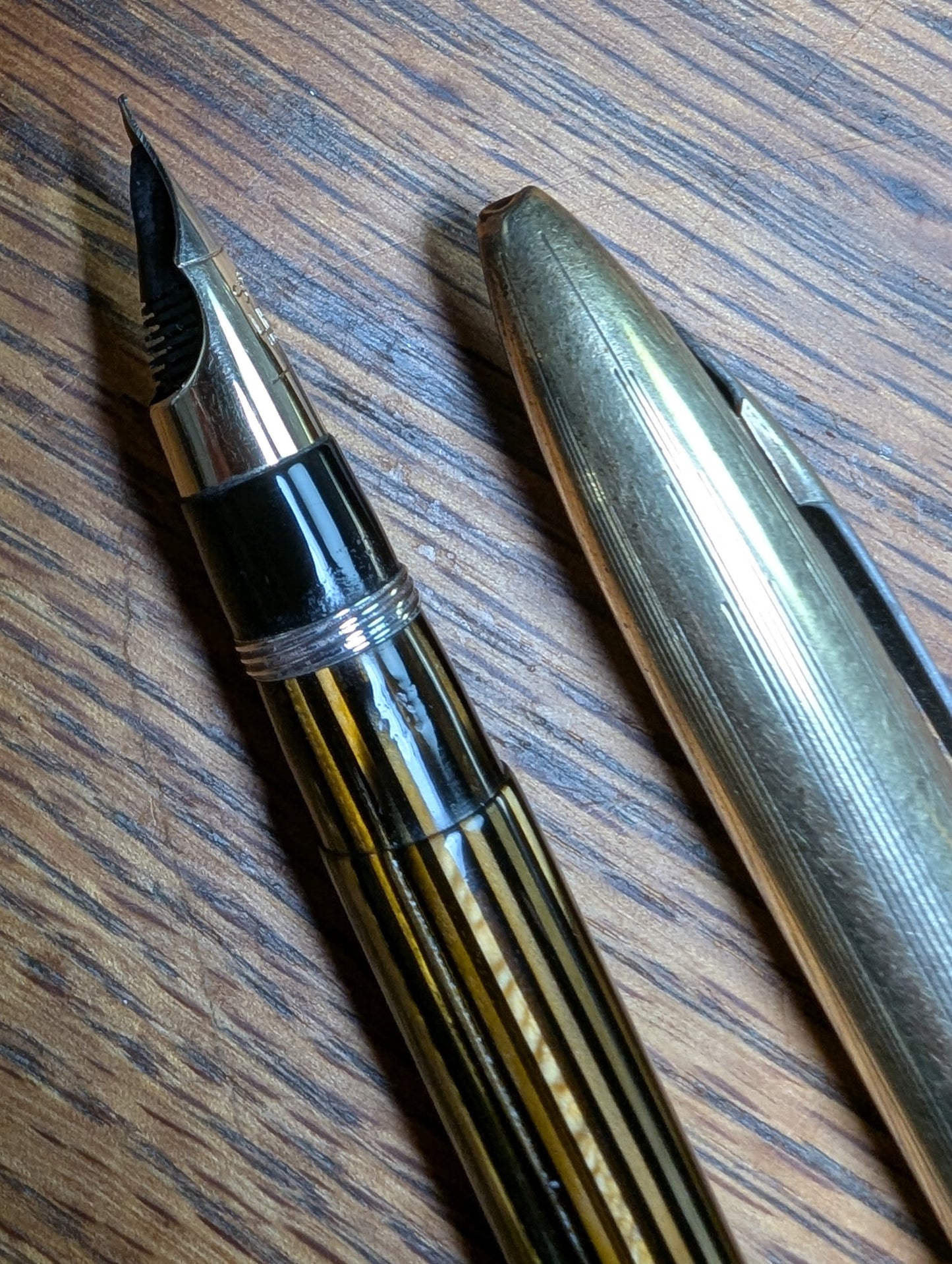 1942 Golden Brown Sheaffer Triumph Crest - fine point