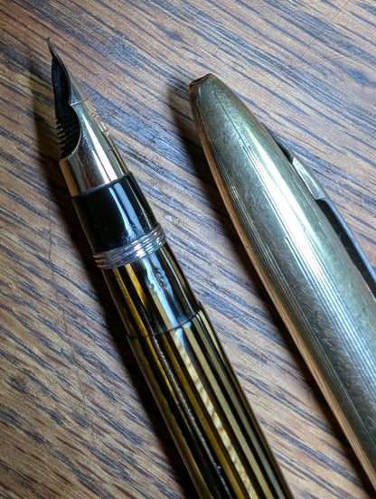 1942 Golden Brown Sheaffer Triumph Crest - fine point