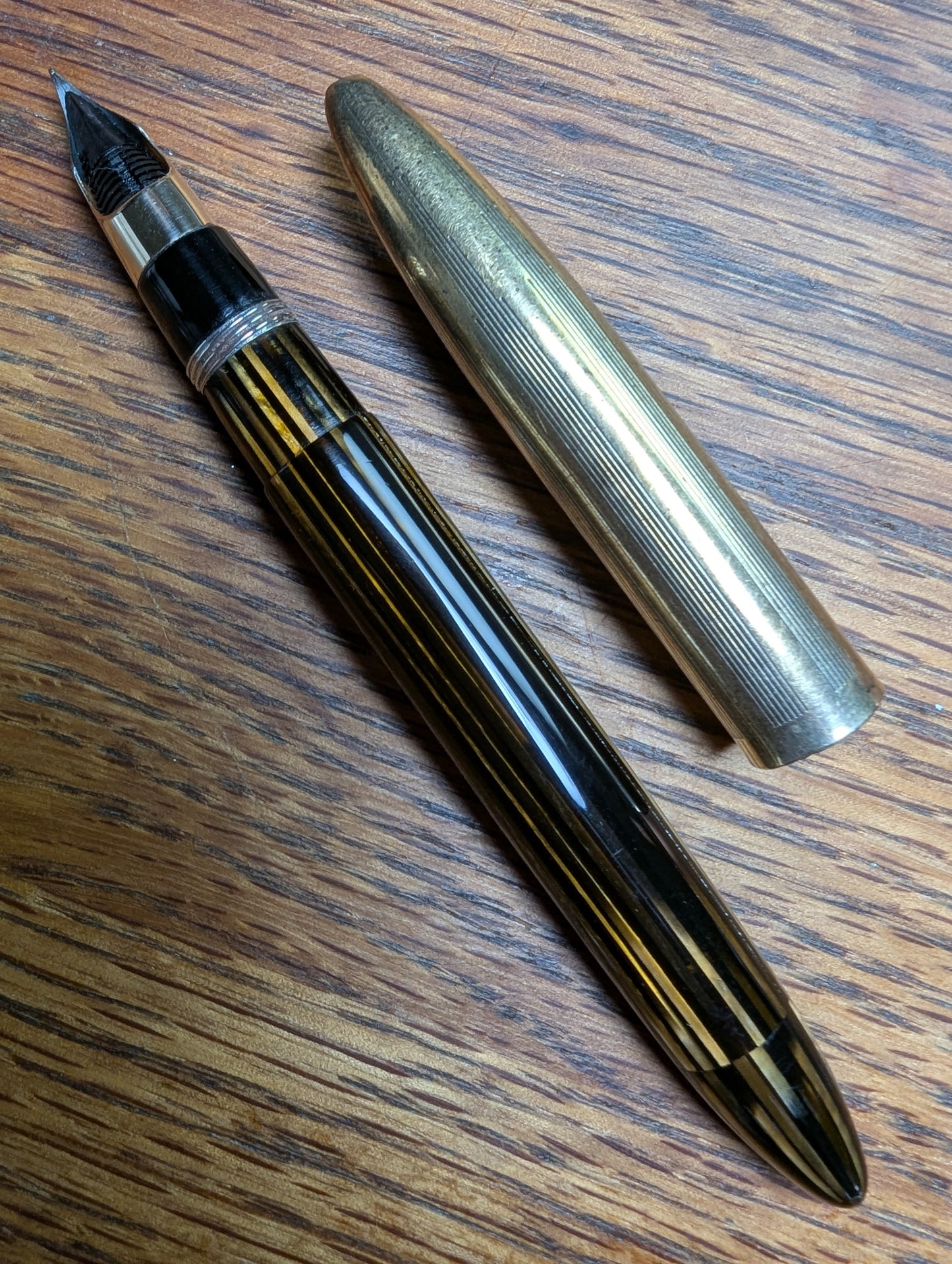 1942 Golden Brown Sheaffer Triumph Crest - fine point