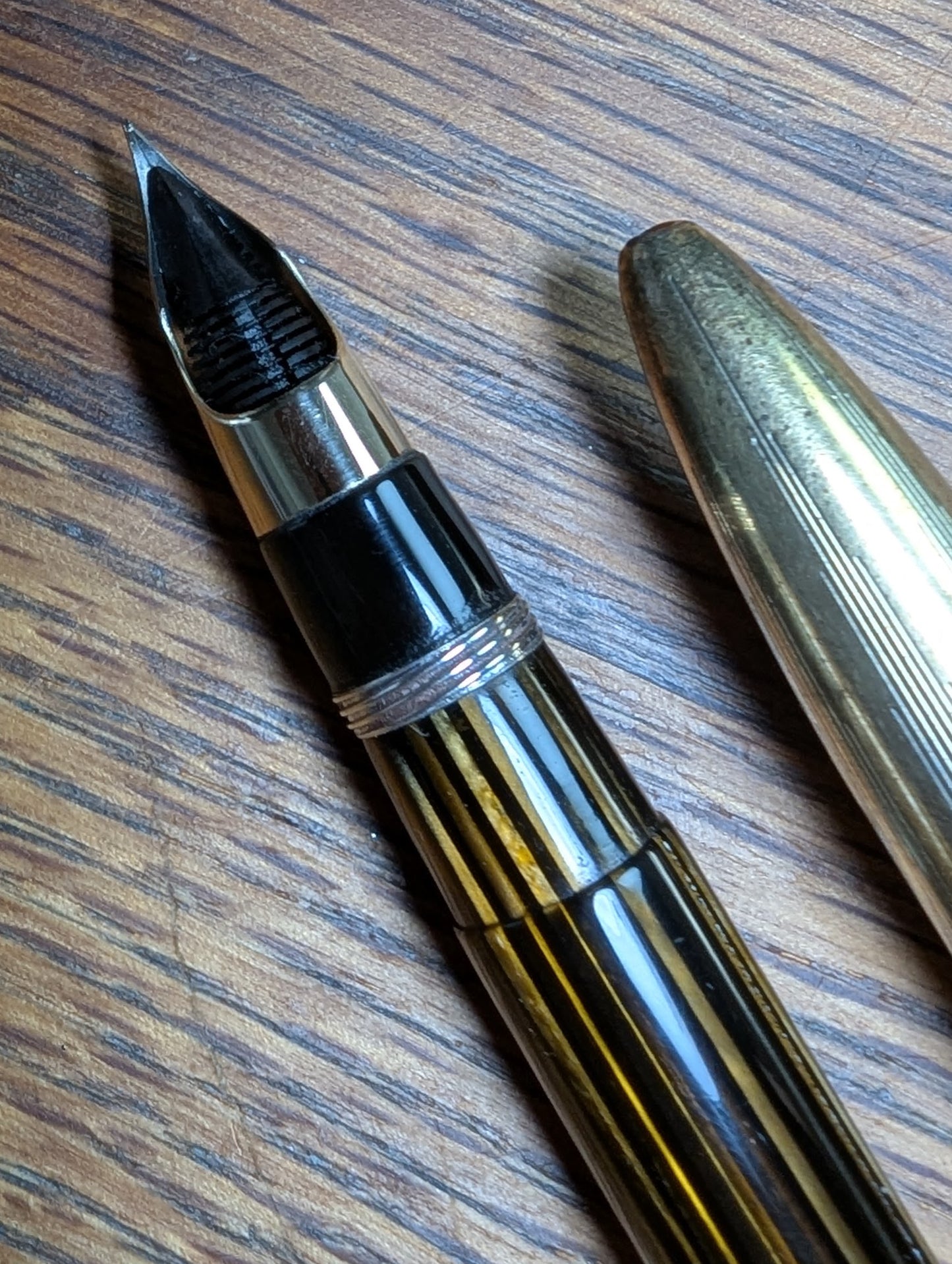 1942 Golden Brown Sheaffer Triumph Crest - fine point