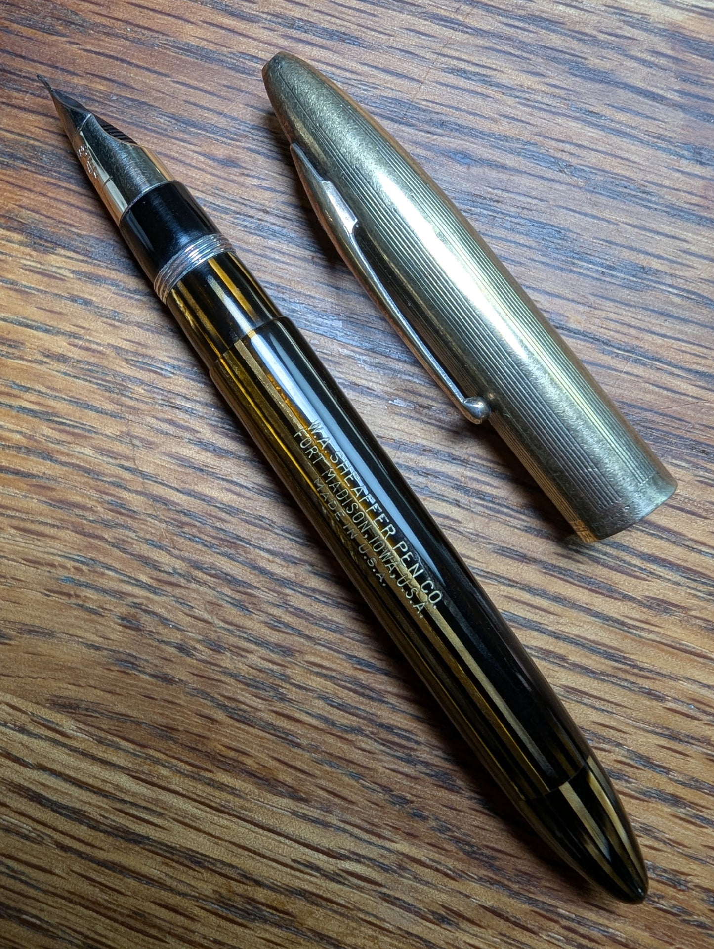 1942 Golden Brown Sheaffer Triumph Crest - fine point