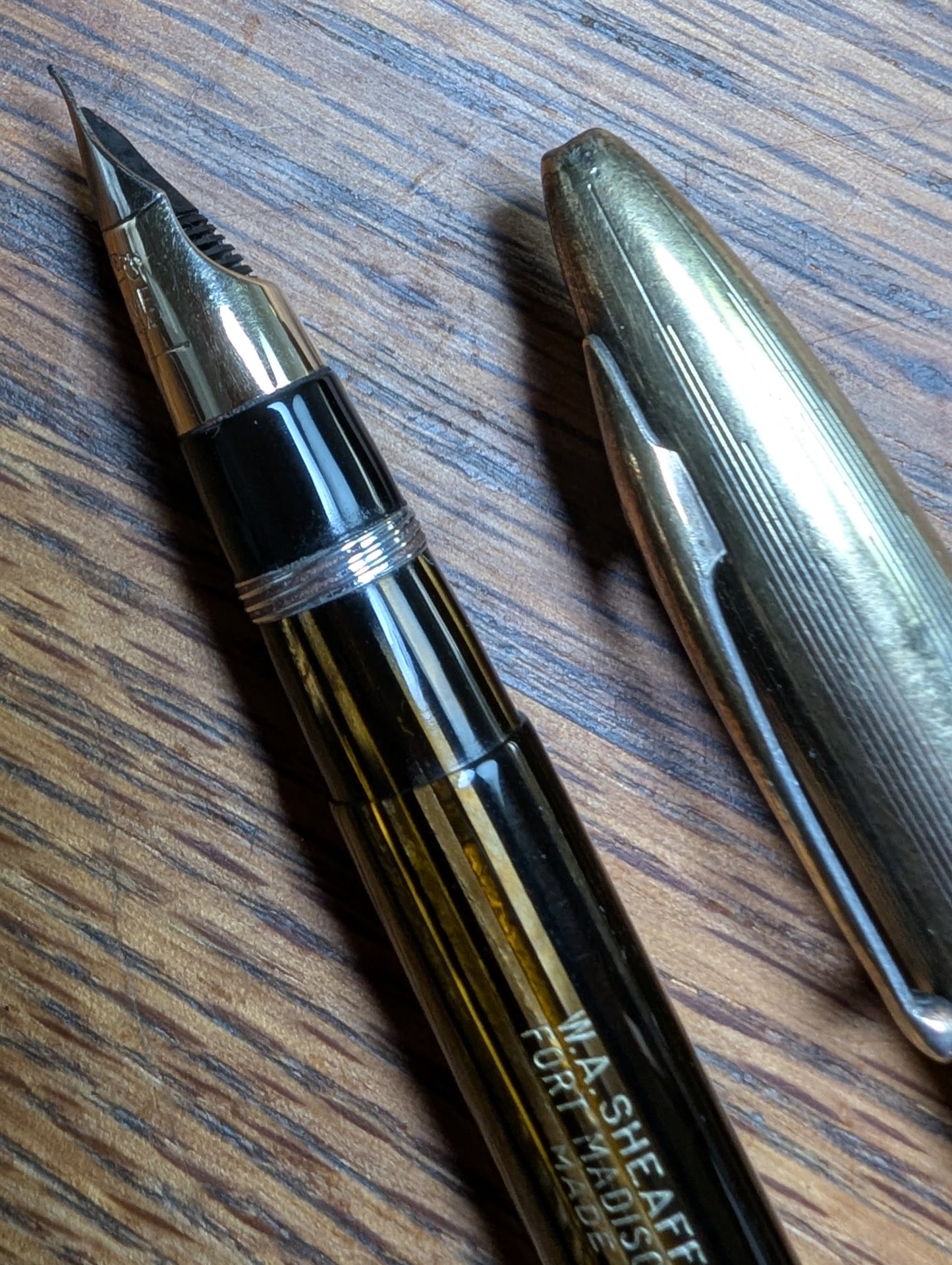 1942 Golden Brown Sheaffer Triumph Crest - fine point