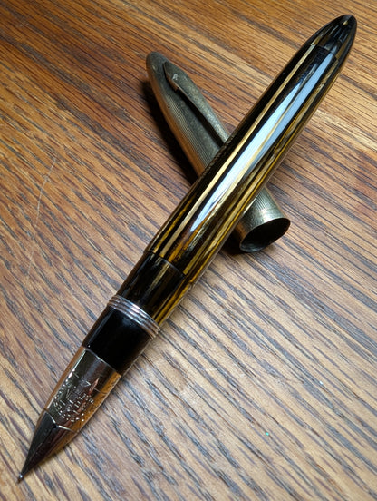 1942 Golden Brown Sheaffer Triumph Crest - fine point