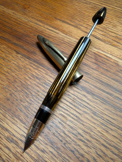 1942 Golden Brown Sheaffer Triumph Crest - fine point