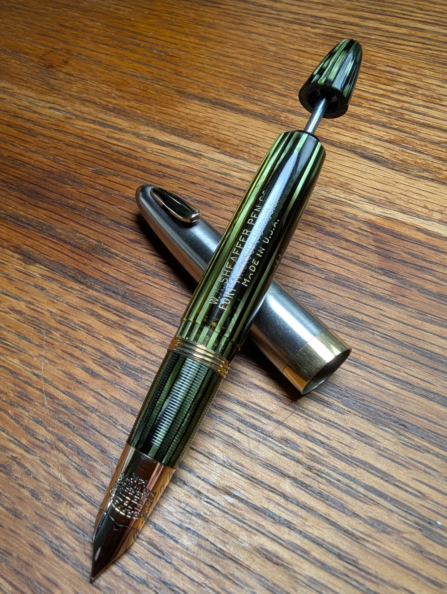 1943-5 Marine Green Sheaffer Triumph Tuckaway Sentinel fountain pen - extra-fine point