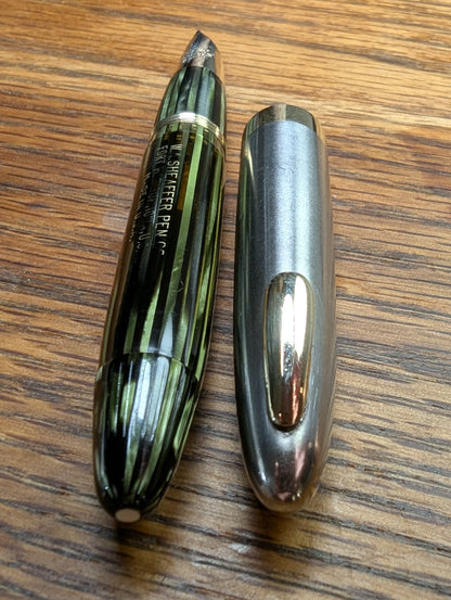 1943-5 Marine Green Sheaffer Triumph Tuckaway Sentinel fountain pen - extra-fine point
