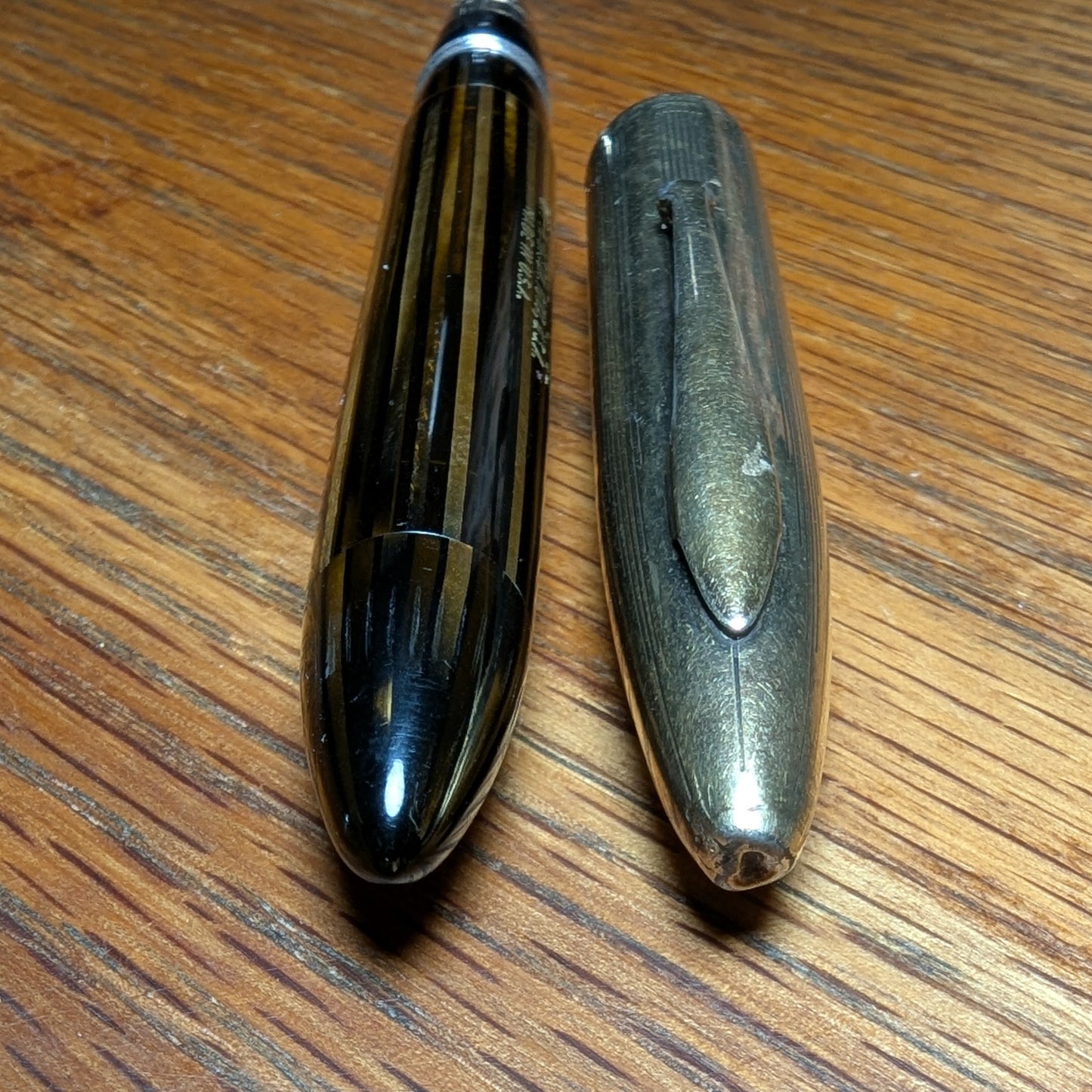 1942 Golden Brown Sheaffer Triumph Crest - fine point