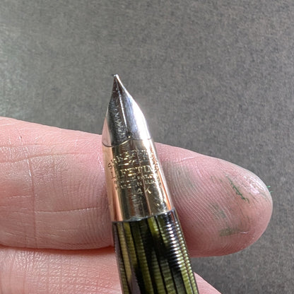 1943-5 Gray Pearl Sheaffer Triumph Sentinel fountain pen - fine nib