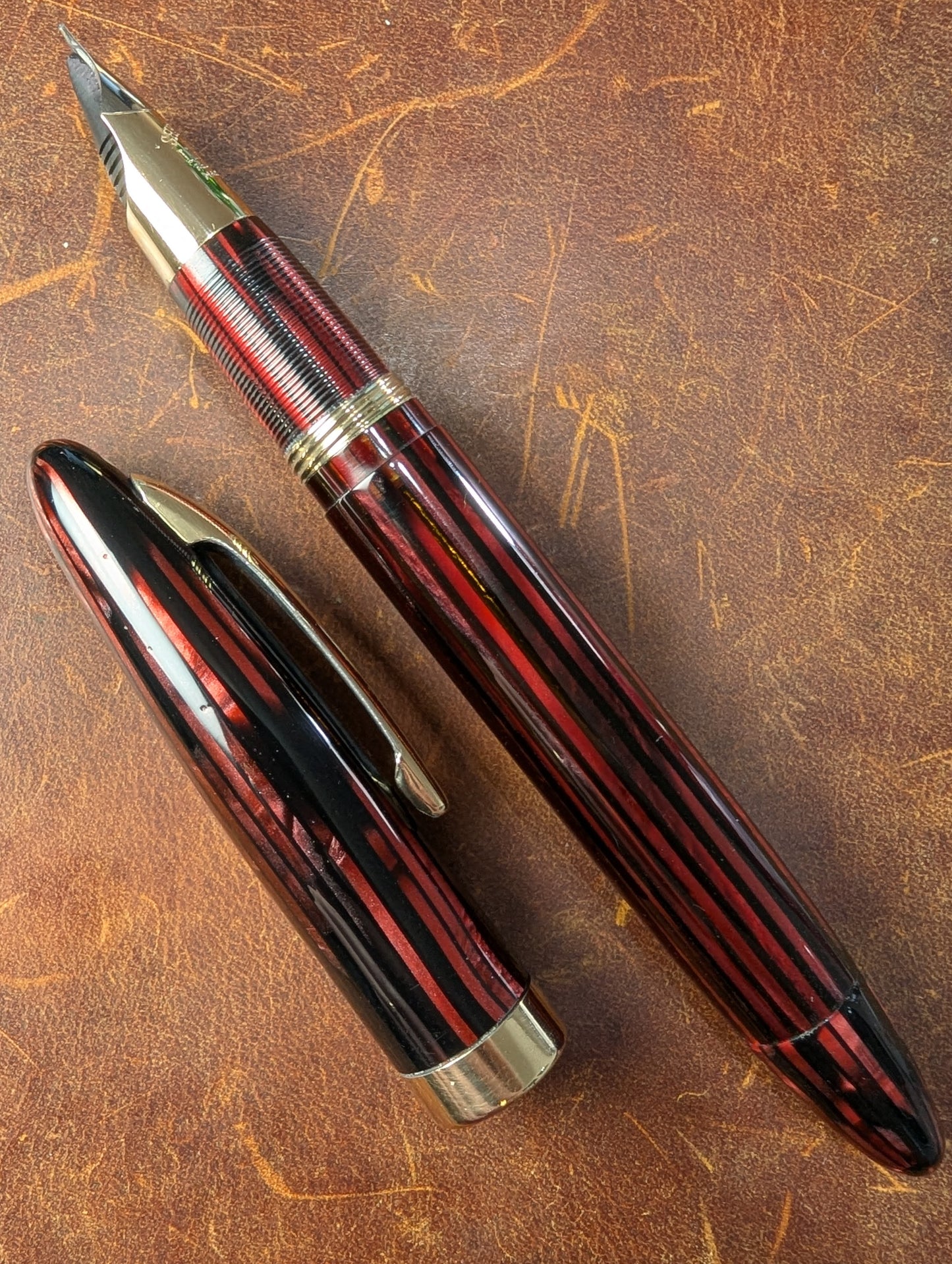 1943-5 Carmine Sheaffer Triumph Statesman - fine point