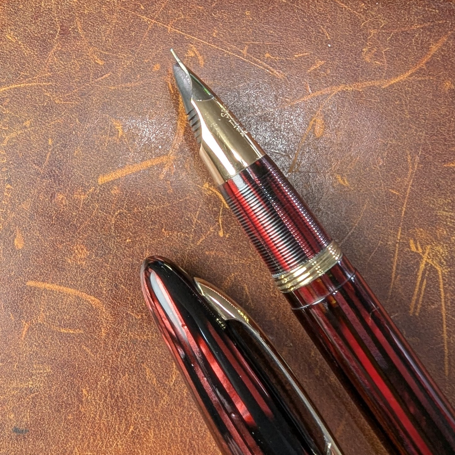 1943-5 Carmine Sheaffer Triumph Statesman - fine point
