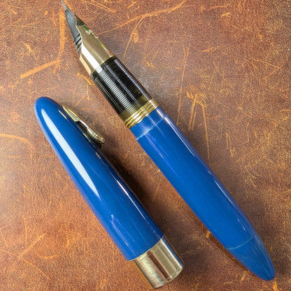 1948 Persian blue Sheaffer Triumph Tuckaway Valiant - extra-fine point