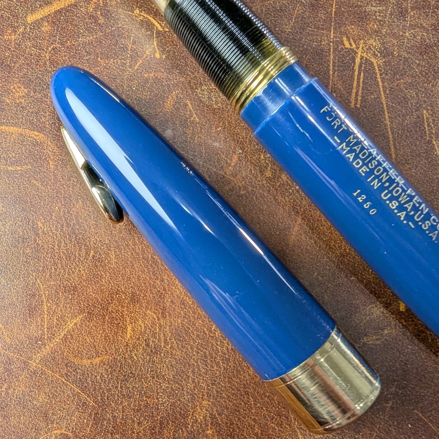 1948 Persian blue Sheaffer Triumph Tuckaway Valiant - extra-fine point