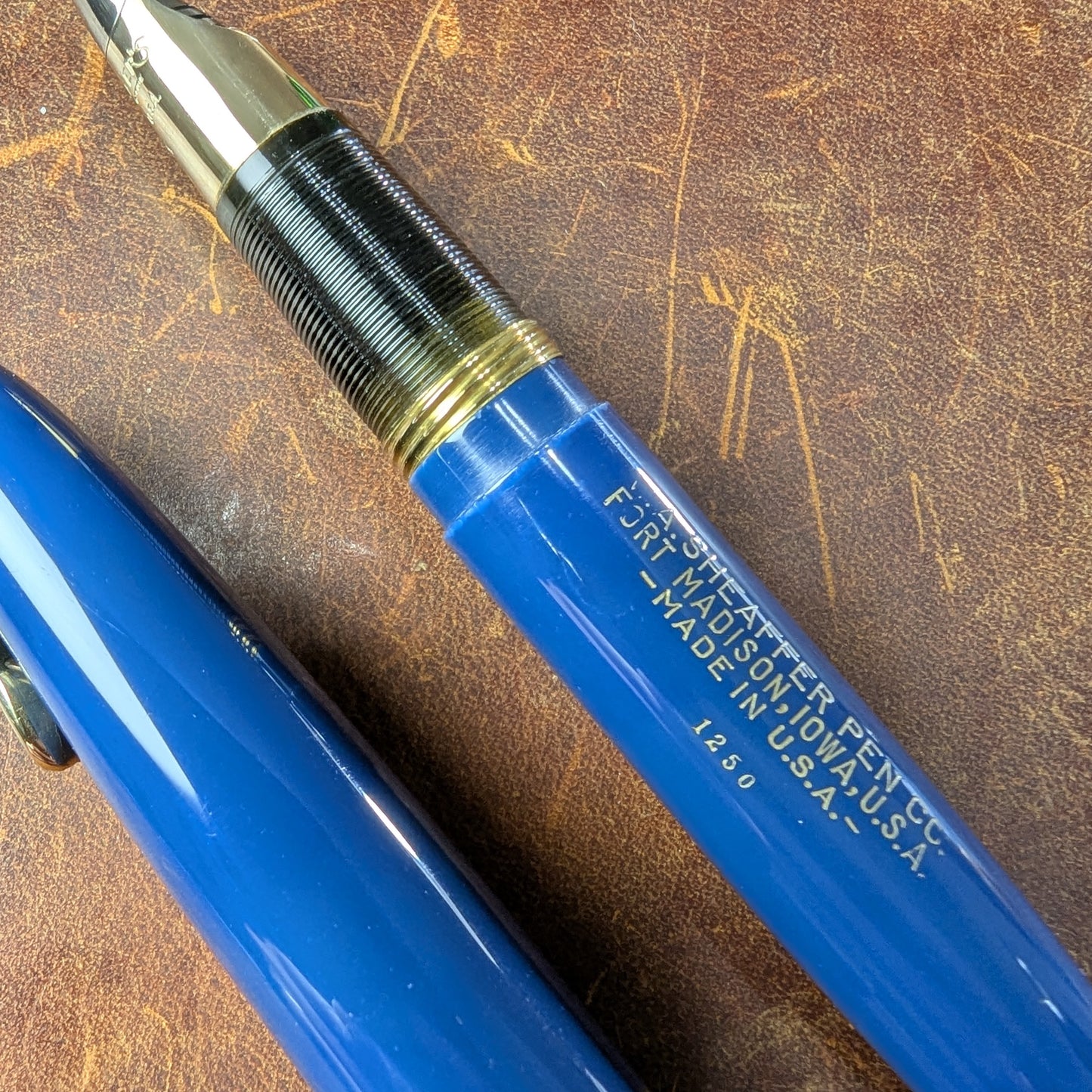 1948 Persian blue Sheaffer Triumph Tuckaway Valiant - extra-fine point