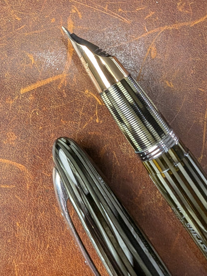 1943-5 Gray Pearl Sheaffer Triumph Sovereign - fine point