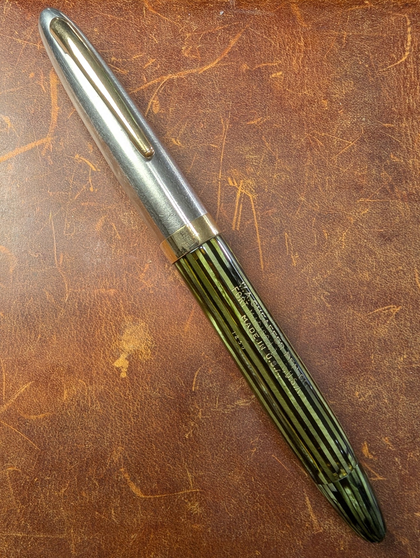 1943-5 Gray Pearl Sheaffer Triumph Sentinel fountain pen - fine nib