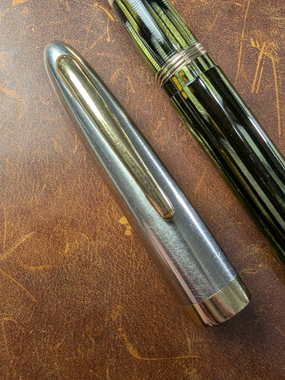 1943-5 Gray Pearl Sheaffer Triumph Sentinel fountain pen - fine nib