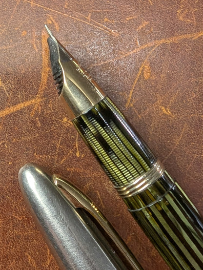 1943-5 Gray Pearl Sheaffer Triumph Sentinel fountain pen - fine nib