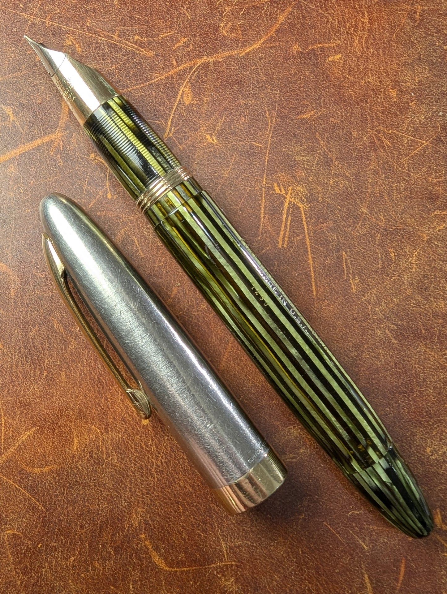 1943-5 Gray Pearl Sheaffer Triumph Sentinel fountain pen - fine nib