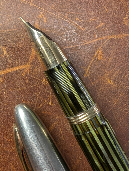 1943-5 Gray Pearl Sheaffer Triumph Sentinel fountain pen - fine nib