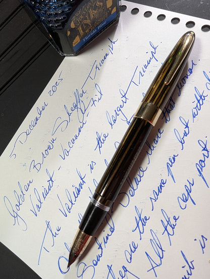 ~1946-7 Golden Brown Sheaffer Triumph Valiant - Vacuum-Fil - medium point