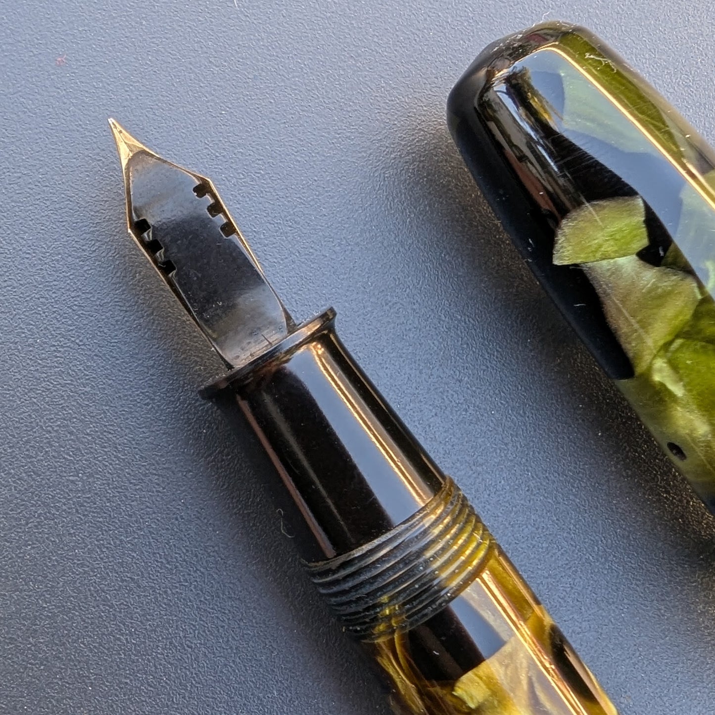 ~1934-5 Large (Oversize) Marine Green VACUUM-FIL