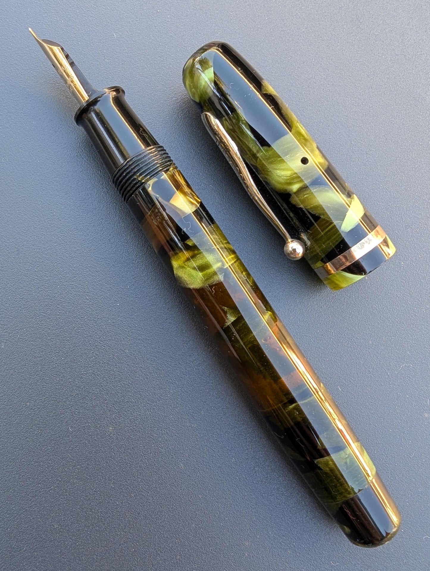 ~1934-5 Large (Oversize) Marine Green VACUUM-FIL