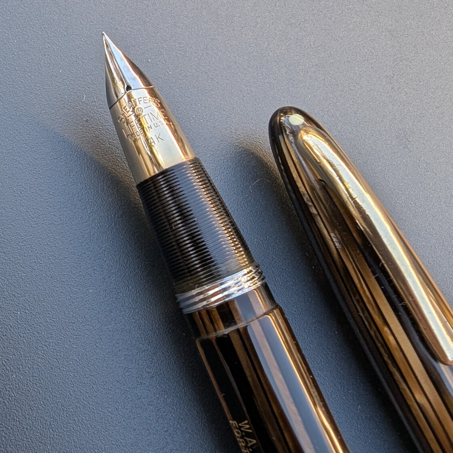 ~1946-7 Golden Brown Sheaffer Triumph Valiant - Vacuum-Fil - medium point