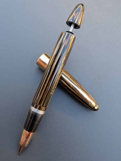 ~1946-7 Golden Brown Sheaffer Triumph Valiant - Vacuum-Fil - medium point