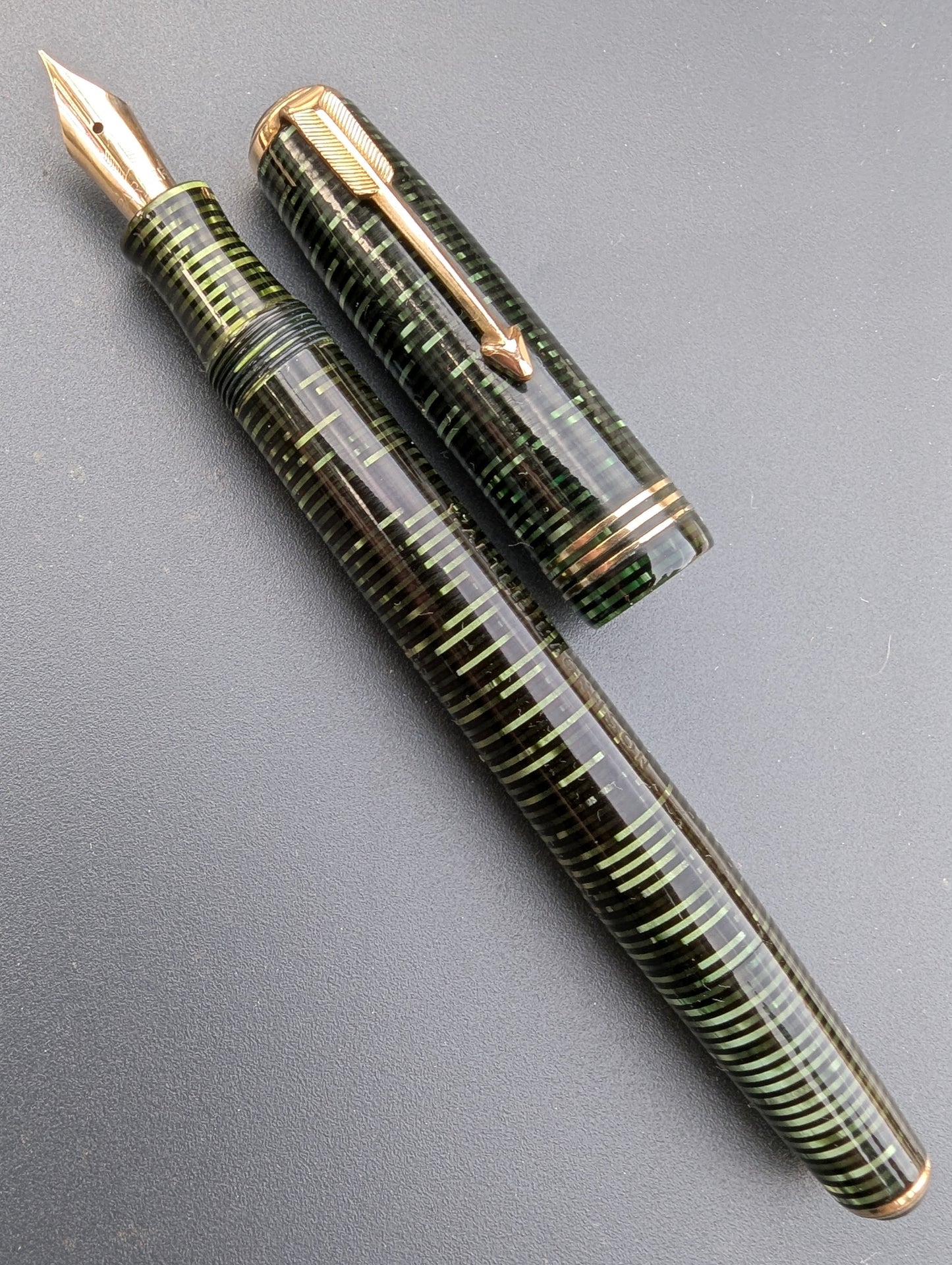 1939 Emerald Pearl Parker Vacumatic Major - fine+ point