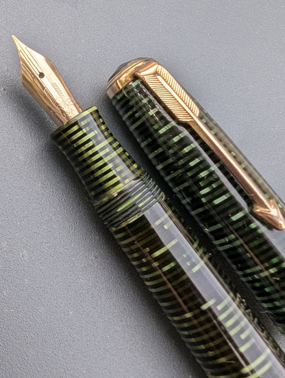 1939 Emerald Pearl Parker Vacumatic Major - fine+ point