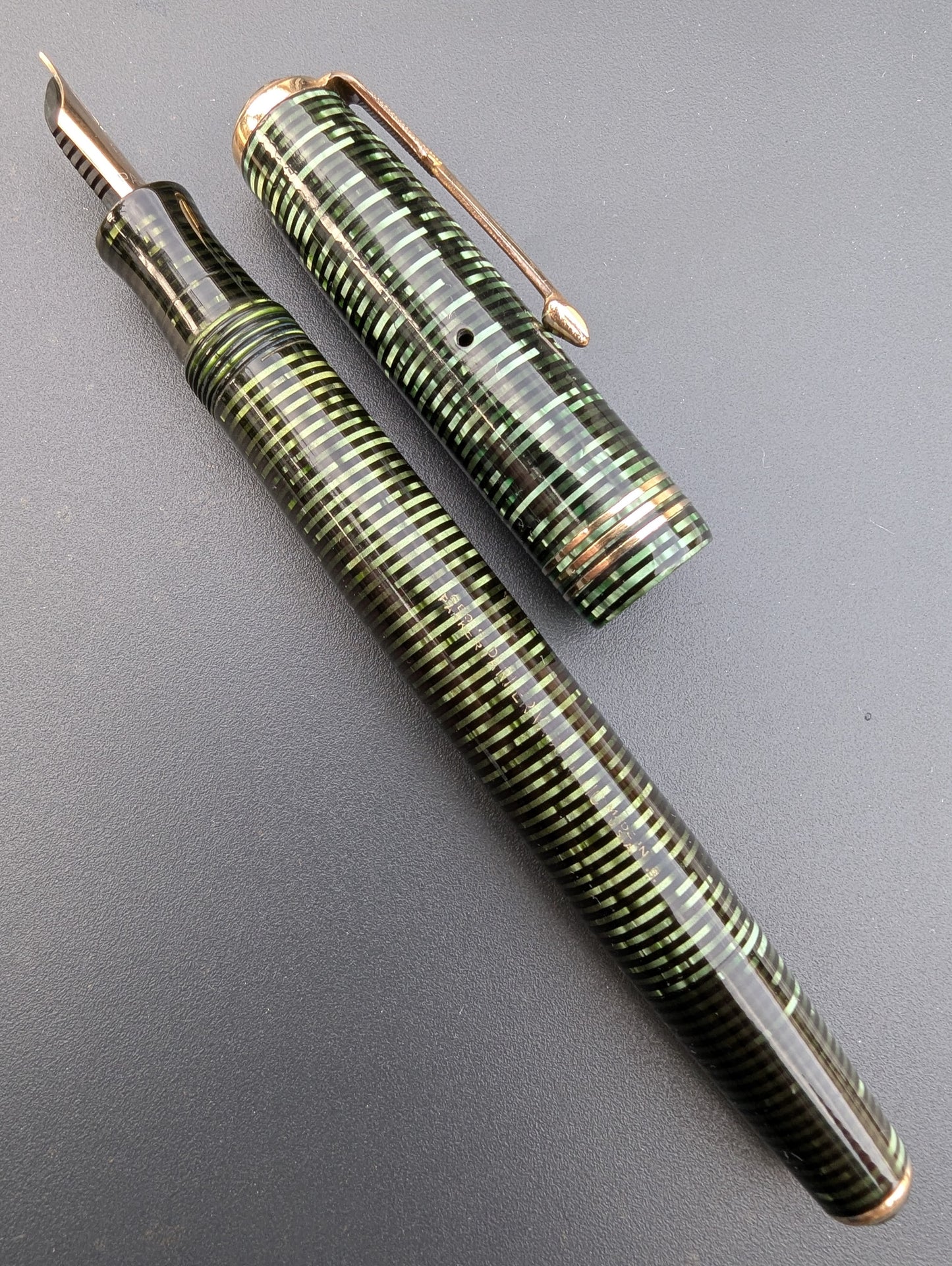 1939 Emerald Pearl Parker Vacumatic Major - fine+ point
