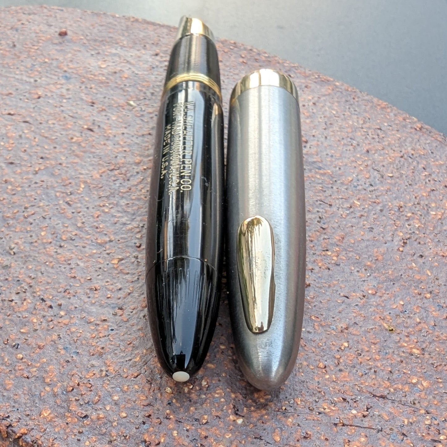 1948 Black Sheaffer Tuckaway Sentinel Deluxe - Vacuum-Fil - fine point