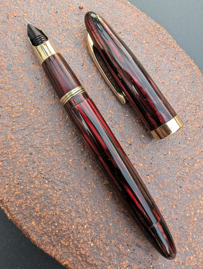 1943-5 Carmine Sheaffer Triumph Statesman - fine point