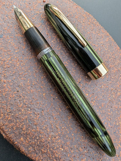 ~1947 Marine Green Sheaffer Triumph Statesman - stubby fine point