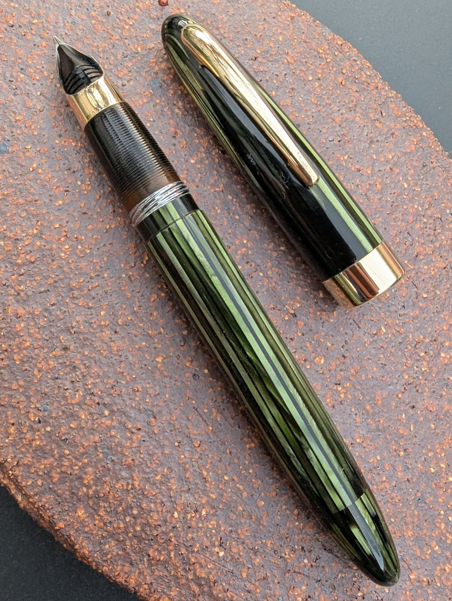 ~1947 Marine Green Sheaffer Triumph Statesman - stubby fine point