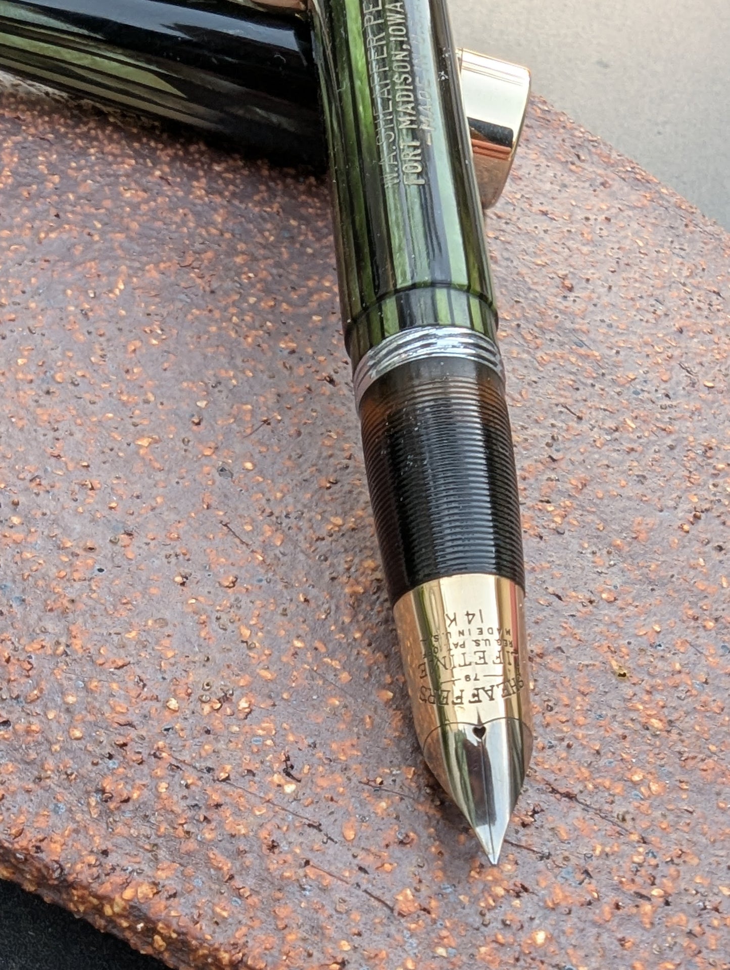 ~1947 Marine Green Sheaffer Triumph Statesman - stubby fine point