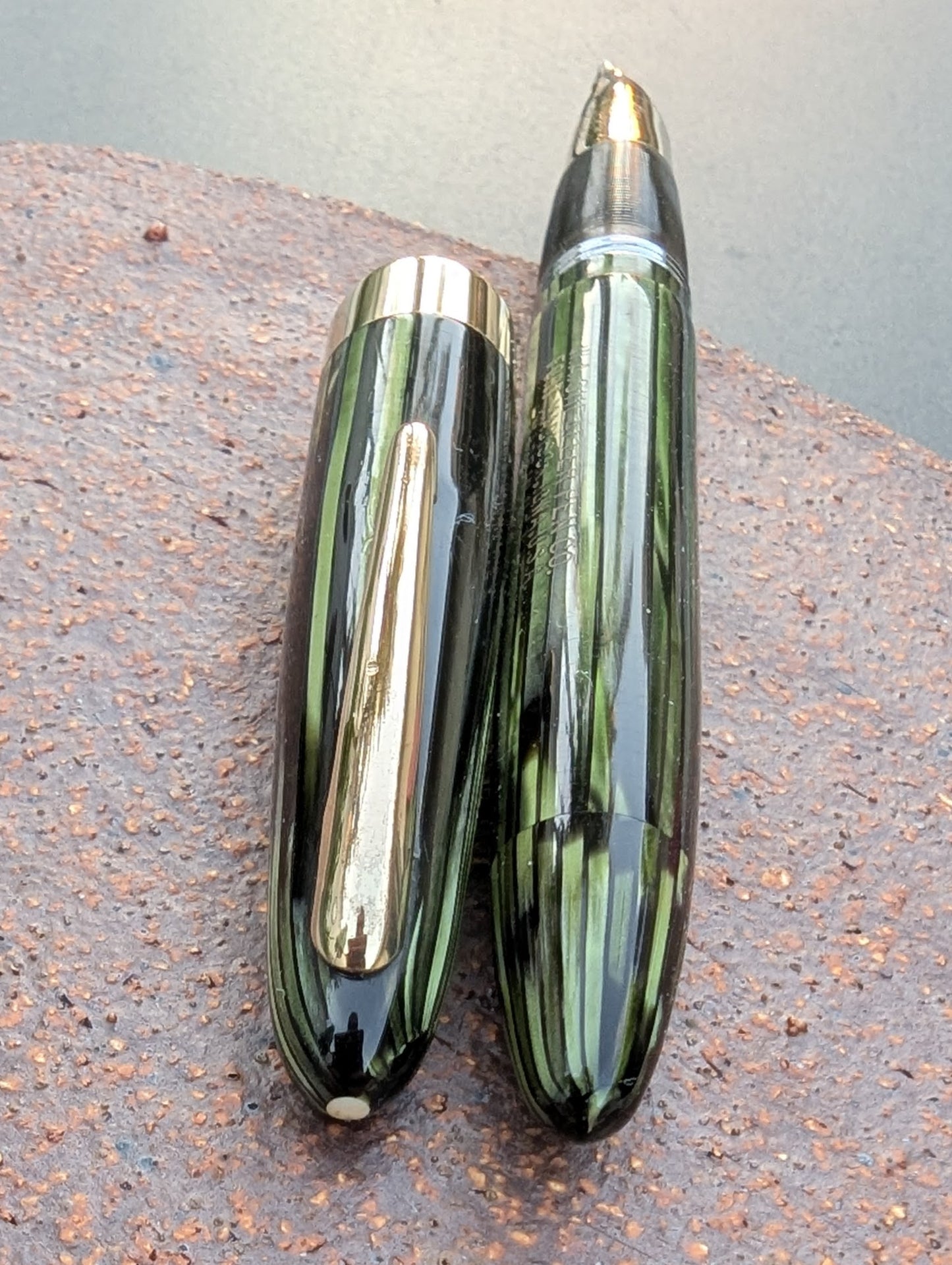 ~1947 Marine Green Sheaffer Triumph Statesman - stubby fine point