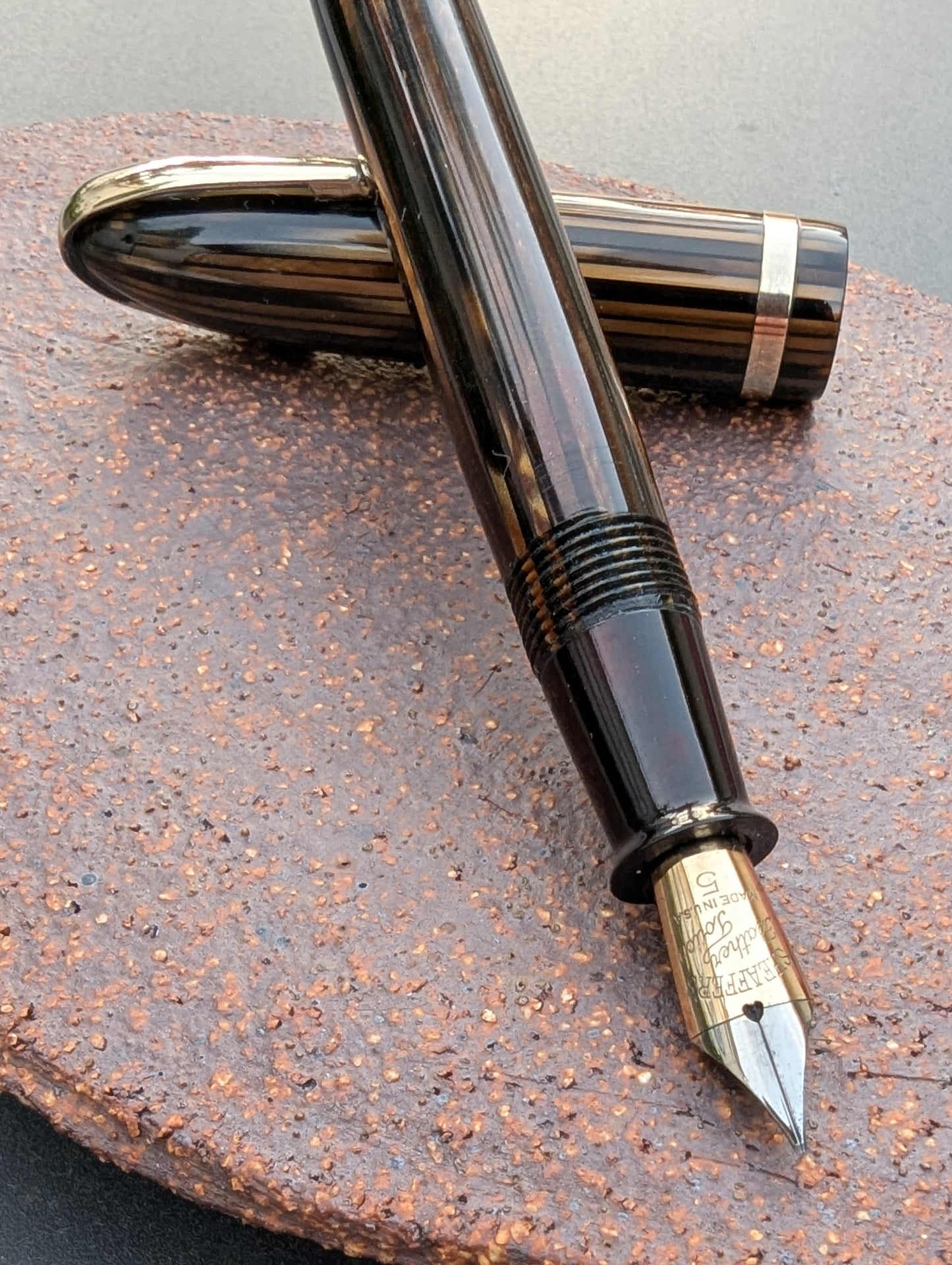 1941 Golden Brown Sheaffer Balance Defender - fine point