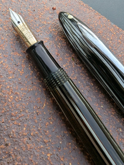 ~1936-7 Gray Pearl Sheaffer Balance Sovereign Fountain Pen - medium point