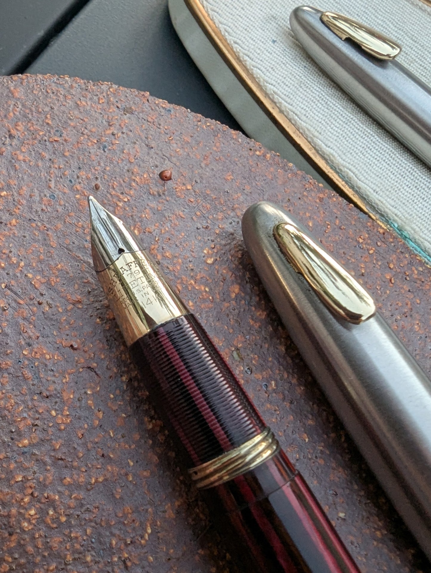 ~1943 Carmine Sheaffer Tuckaway Sentinel fountain pen & pencil - fine-mediun point