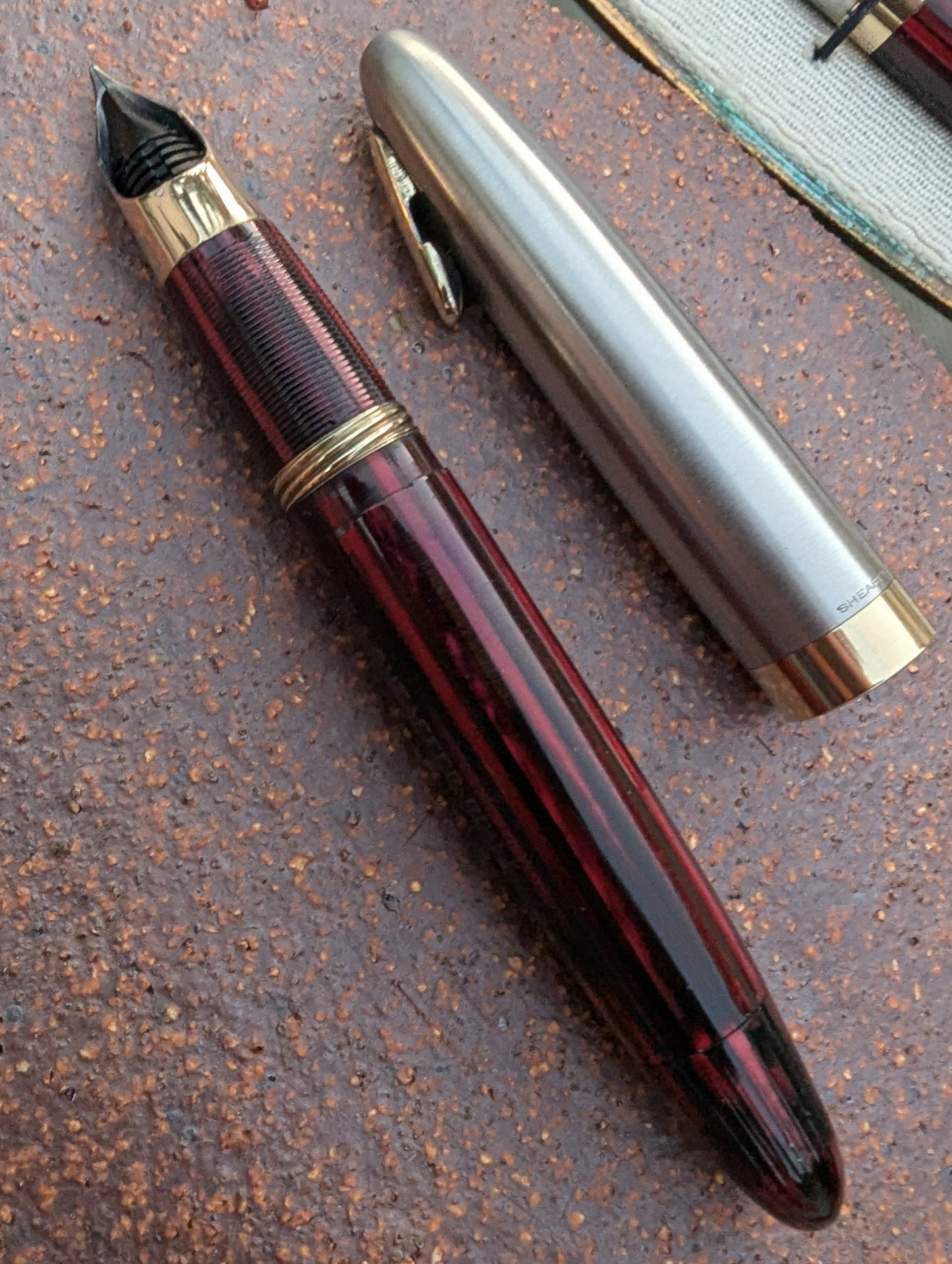 ~1943 Carmine Sheaffer Tuckaway Sentinel fountain pen & pencil - fine-mediun point