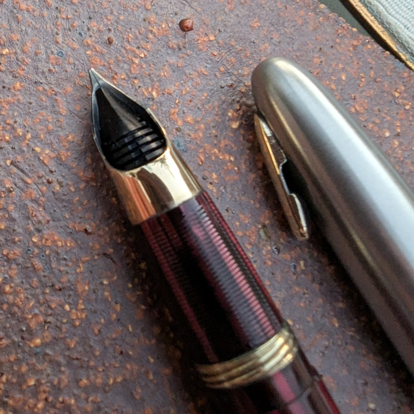 ~1943 Carmine Sheaffer Tuckaway Sentinel fountain pen & pencil - fine-mediun point