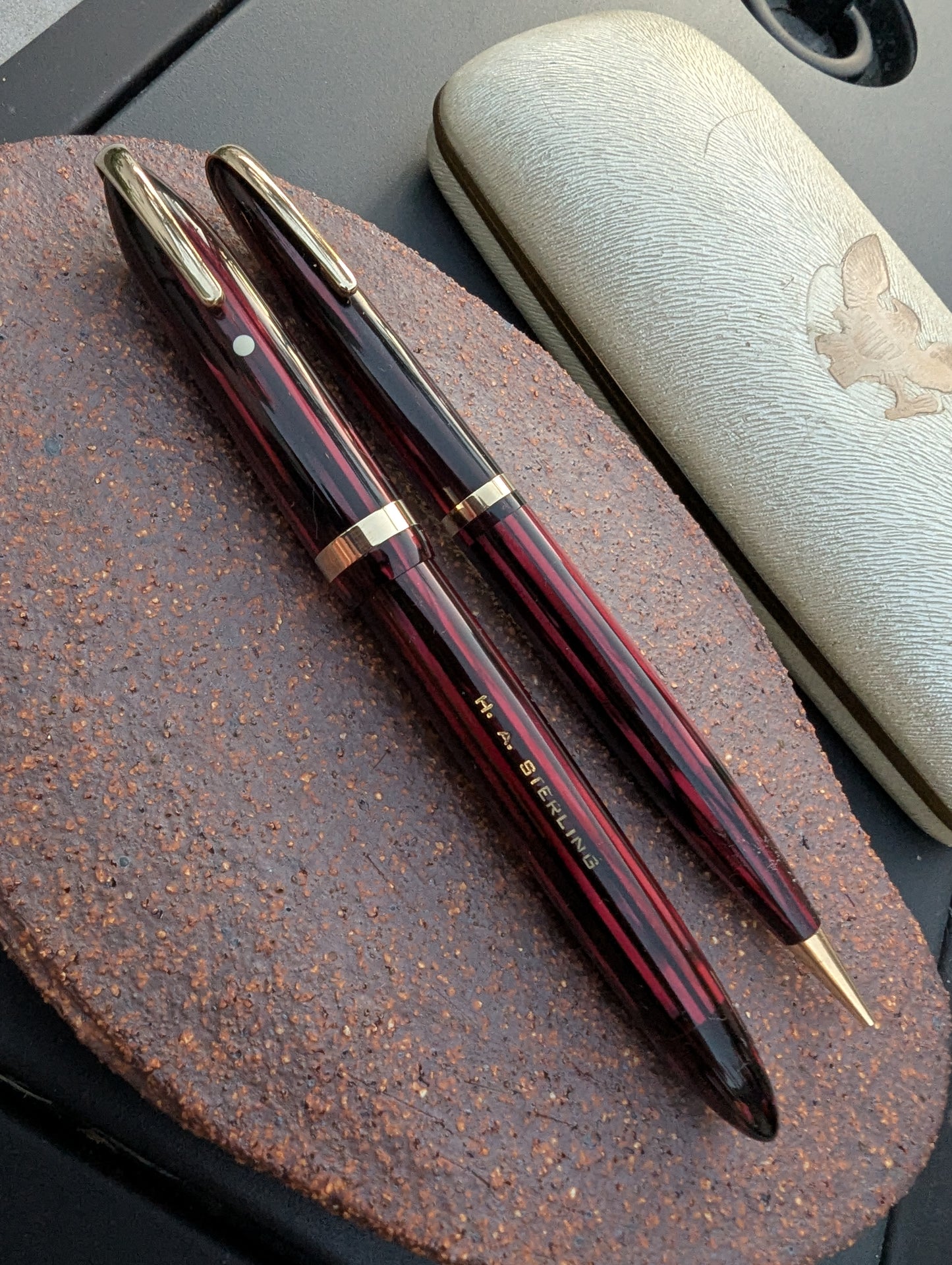 1941 Carmine Sheaffer Balance Vigilant Fountain Pen & Pencil in case - fine-extra-fine point