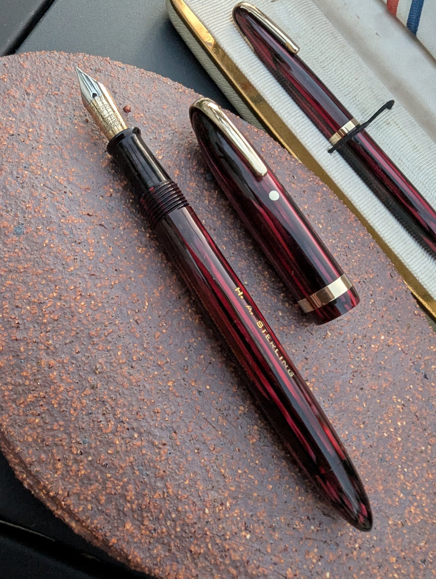 1941 Carmine Sheaffer Balance Vigilant Fountain Pen & Pencil in case - fine-extra-fine point