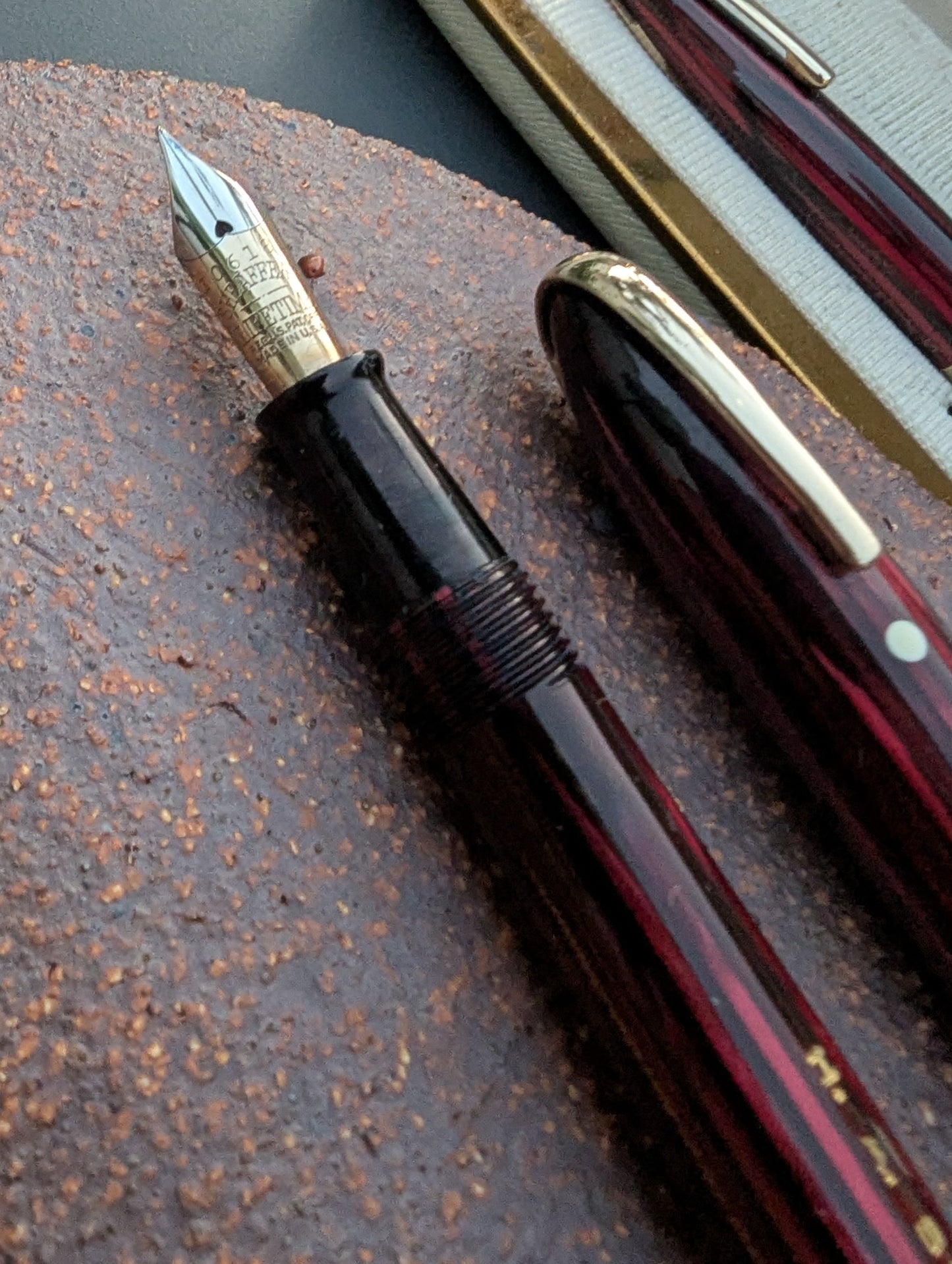 1941 Carmine Sheaffer Balance Vigilant Fountain Pen & Pencil in case - fine-extra-fine point