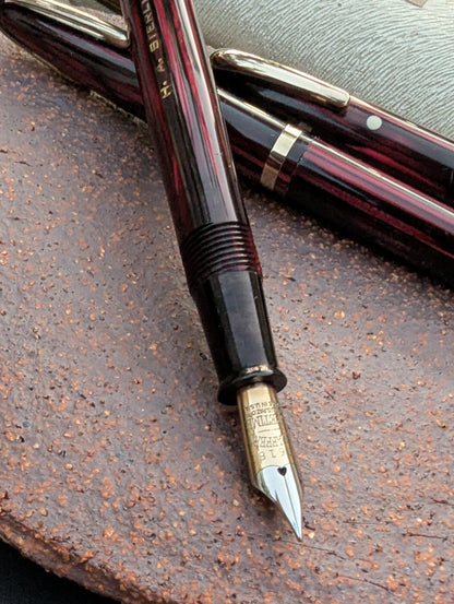 1941 Carmine Sheaffer Balance Vigilant Fountain Pen & Pencil in case - fine-extra-fine point