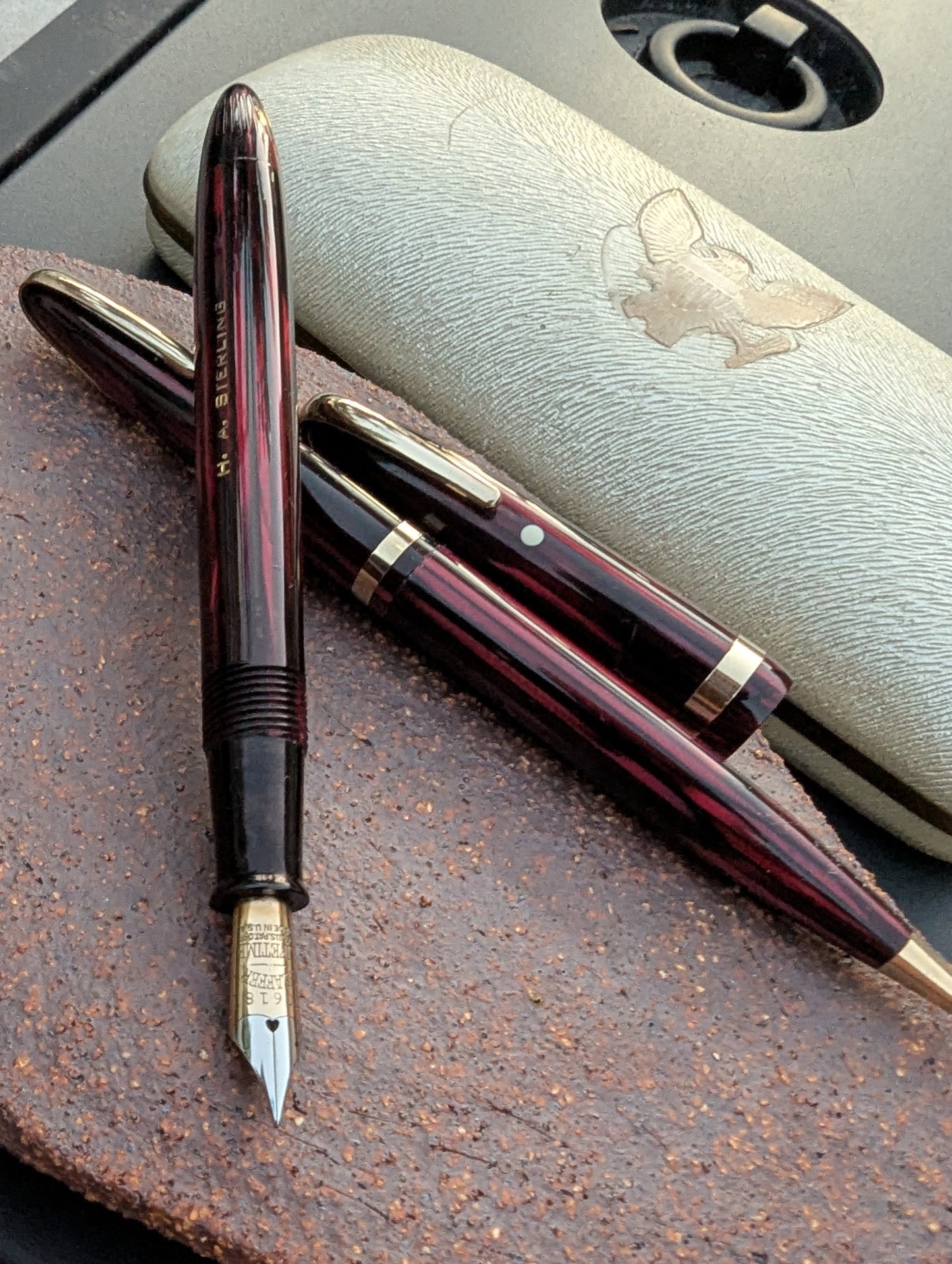 1941 Carmine Sheaffer Balance Vigilant Fountain Pen & Pencil in case - fine-extra-fine point