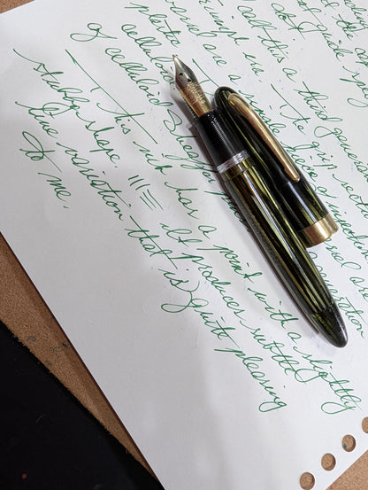 1947 Marine Green Sheaffer Sovereign fountain pen - Vacuum-Fil - stubby fine point